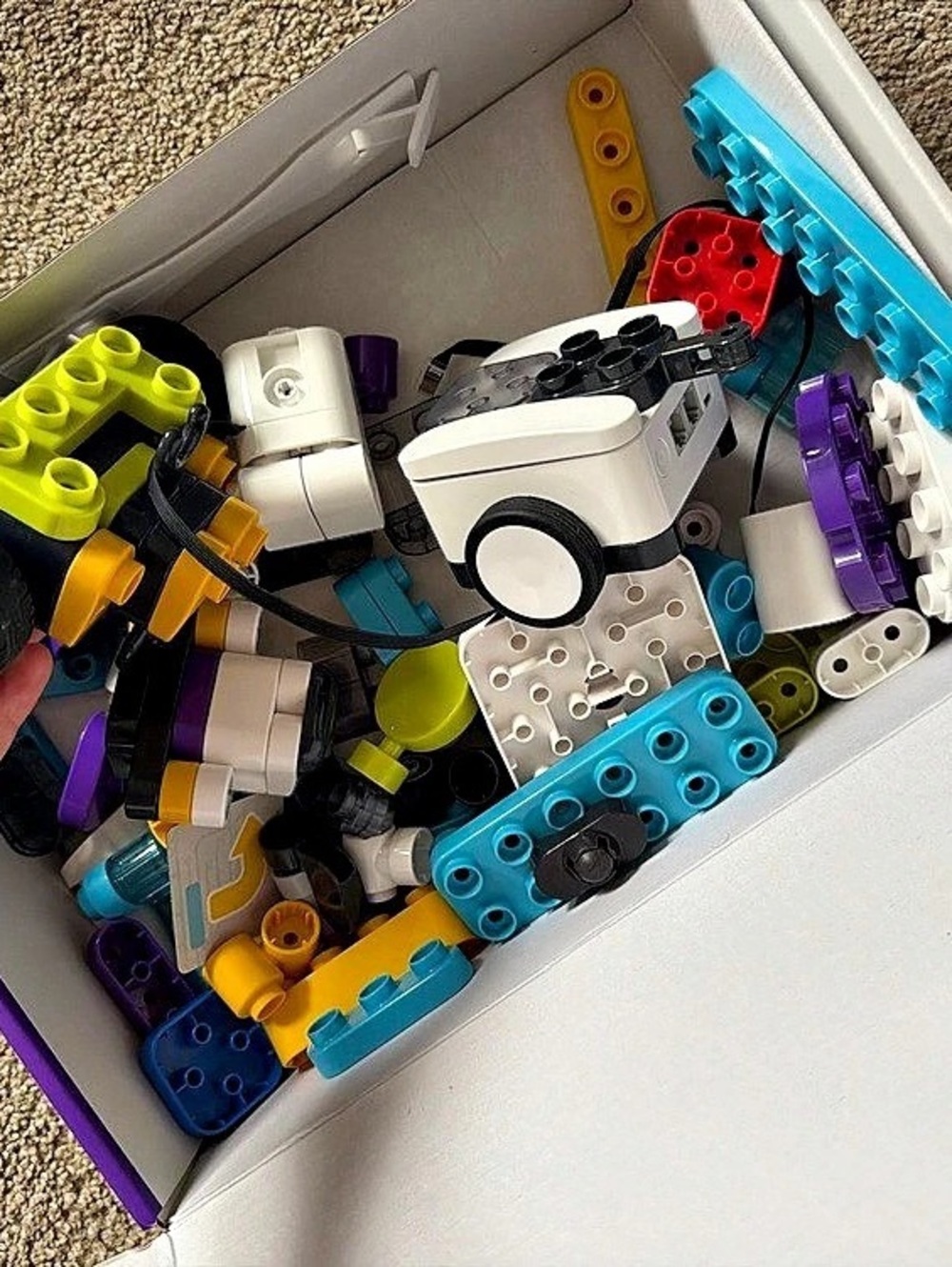 Botzees Augmented Reality Coding Robot Building Set - Picture 4 of 5